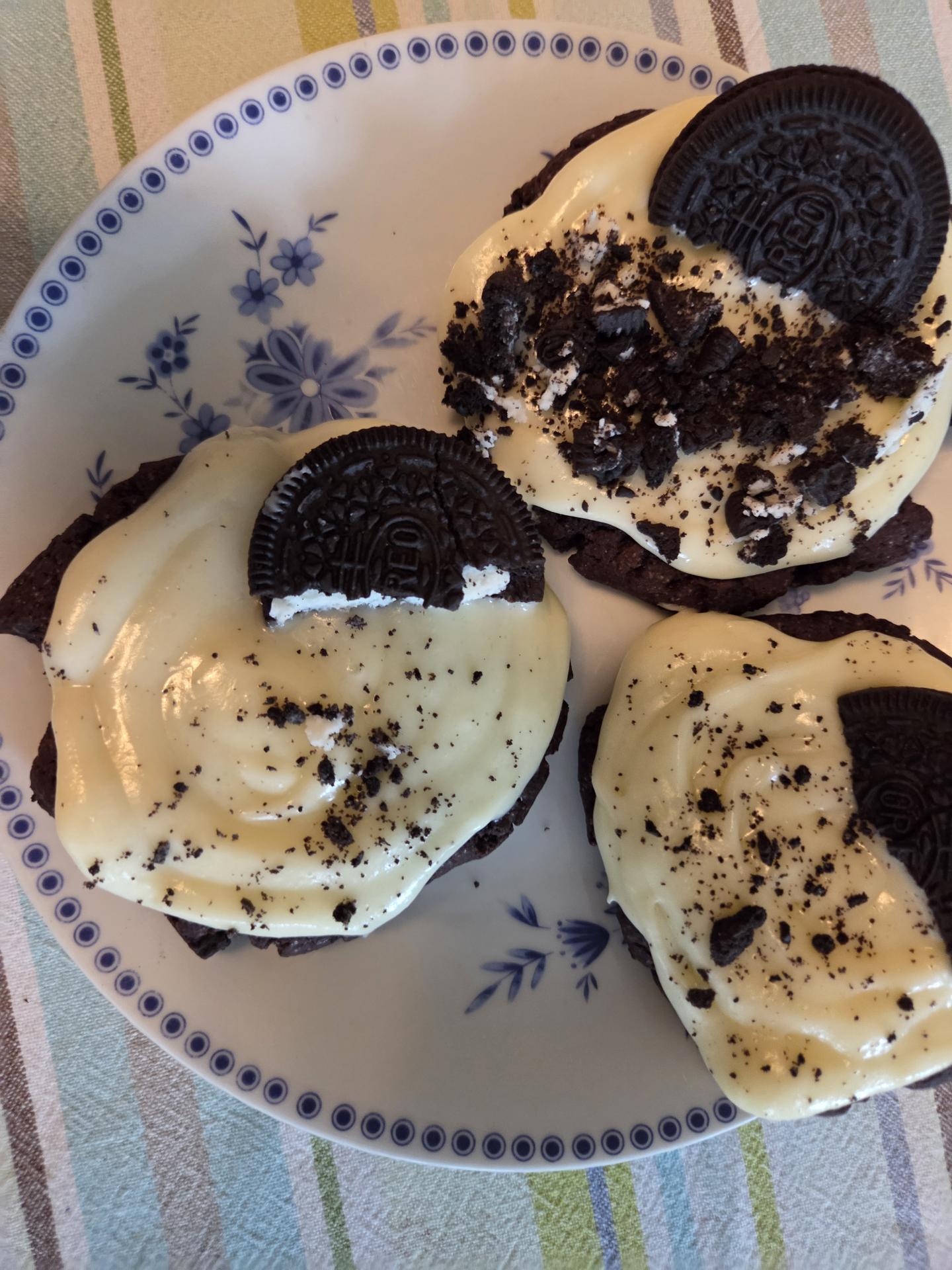 Oreo Crumble Cookies